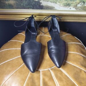 Vince Noella Black Leather Lace Up Ankle Tie Pointed Toe Flats Sz9